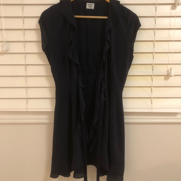 Aritzia Sunday Best Savoy Dress - size 0. - Picture 2 of 4